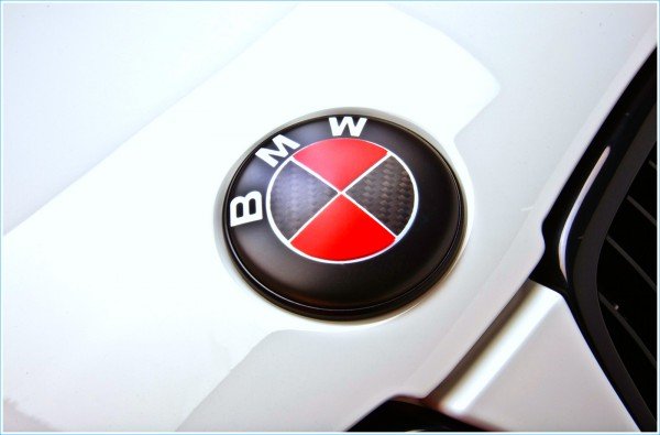 La couleur de l’emblème BMW