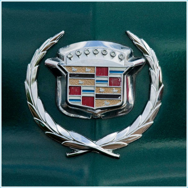 la signification logo Cadillac